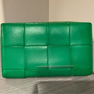 BOTTEGA VENETA CASSETTE ZIP AROUND WALLET